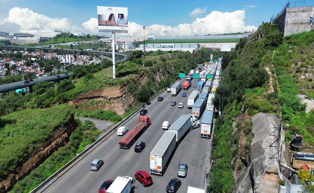 Caos en la México-Querétaro / Foto Arturo Contreras