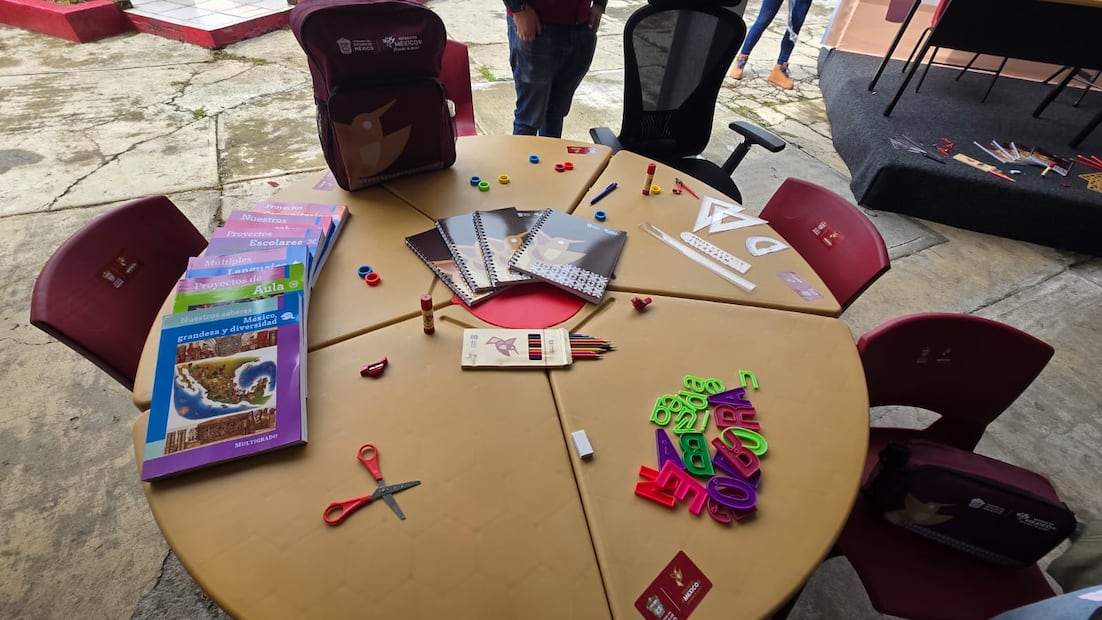 Se realizó la primera entrega de mobiliario escolar, se anunció la continuidad del Protocolo “Mochila de Paz y Prevención” para salvaguardar la seguridad de los estudiantes y se activó el Seguro Escolar. Foto: Alma Rodríguez/ El Universal