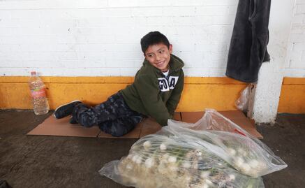 Un pequeño gran comerciante: John, el niño que es un pilar de su familia en Toluca