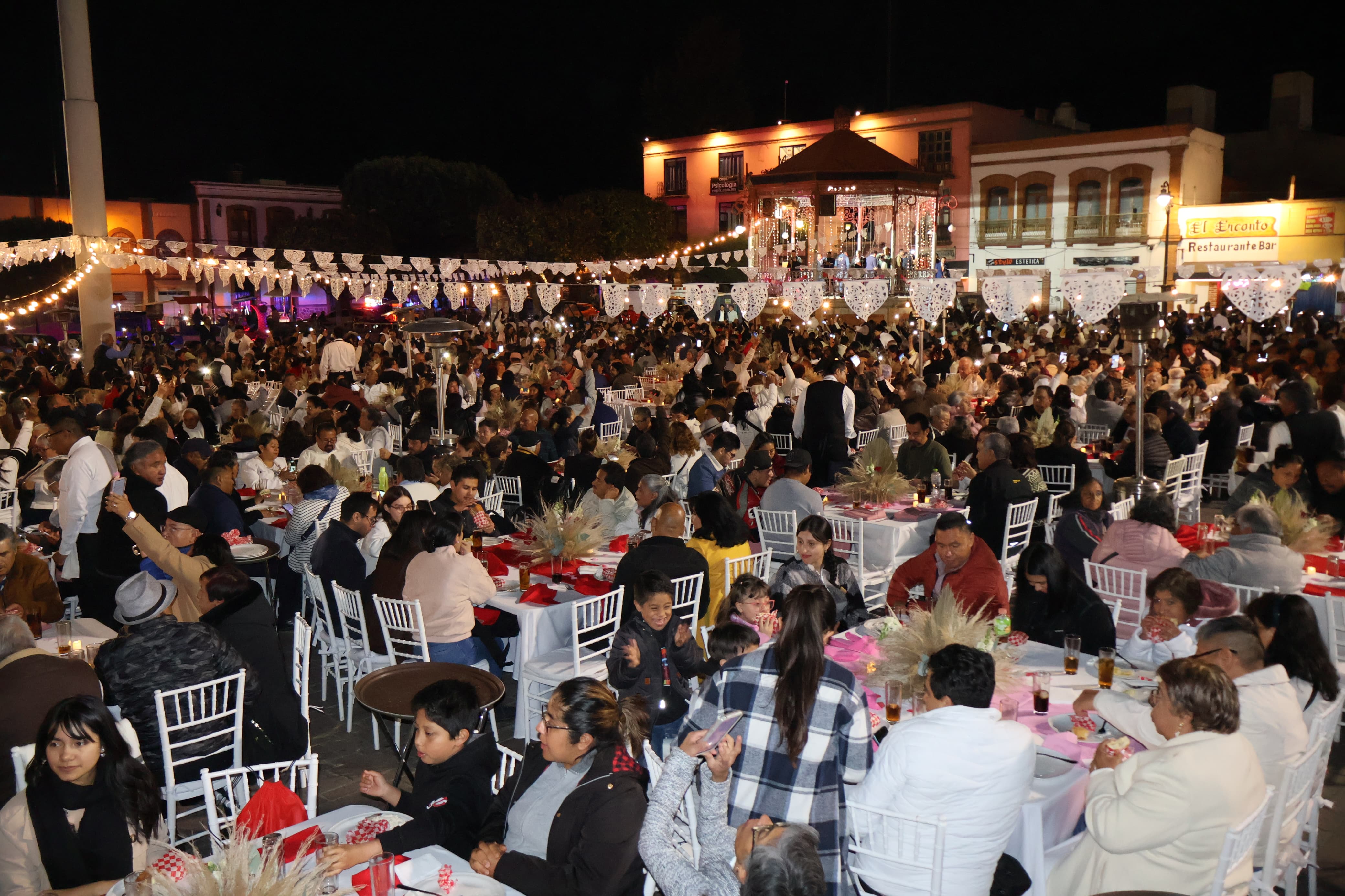 Metepec se consolida como un destino ideal para celebrar el amor, gracias a su arquitectura colonial y su ambiente acogedor. Foto Especial