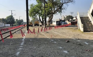 ¡No nos vamos a dejar!: Vecinos de Teoloyucan exigen puentes dignos ante avance del Tren México-Querétaro