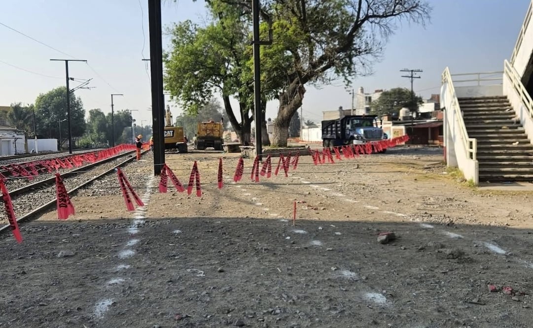 El avance de las vías del Tren México-Querétaro mantiene en vilo a los habitantes de Teoloyucan por el cierre de accesos principales. Foto Especial