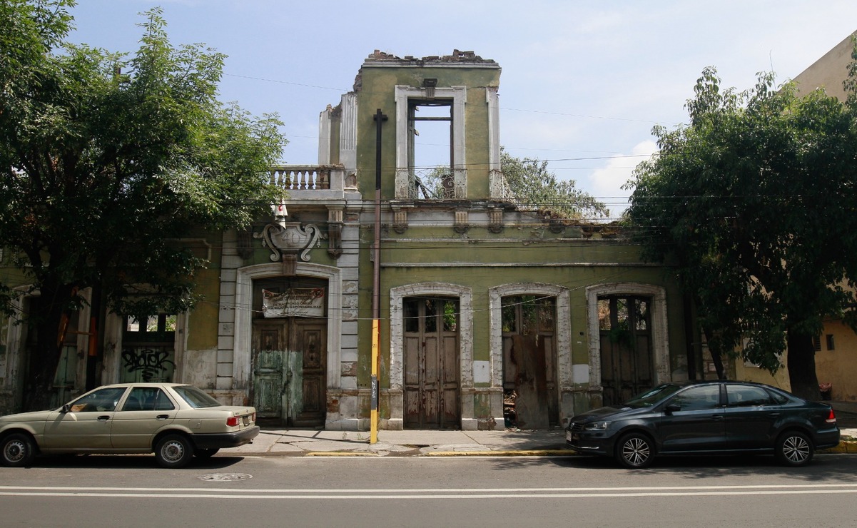 Algunas vialidades donde se encuentran ubicados estos inmuebles en riesgo de colapso son: Sebastián Lerdo de Tejada, Nicolás Bravo, Instituto Literario y Paseo Matlazincas / Foto: Alejandro Vargas