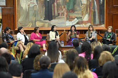 Mujeres emprendedoras se reúnen en el Congreso del Edomex