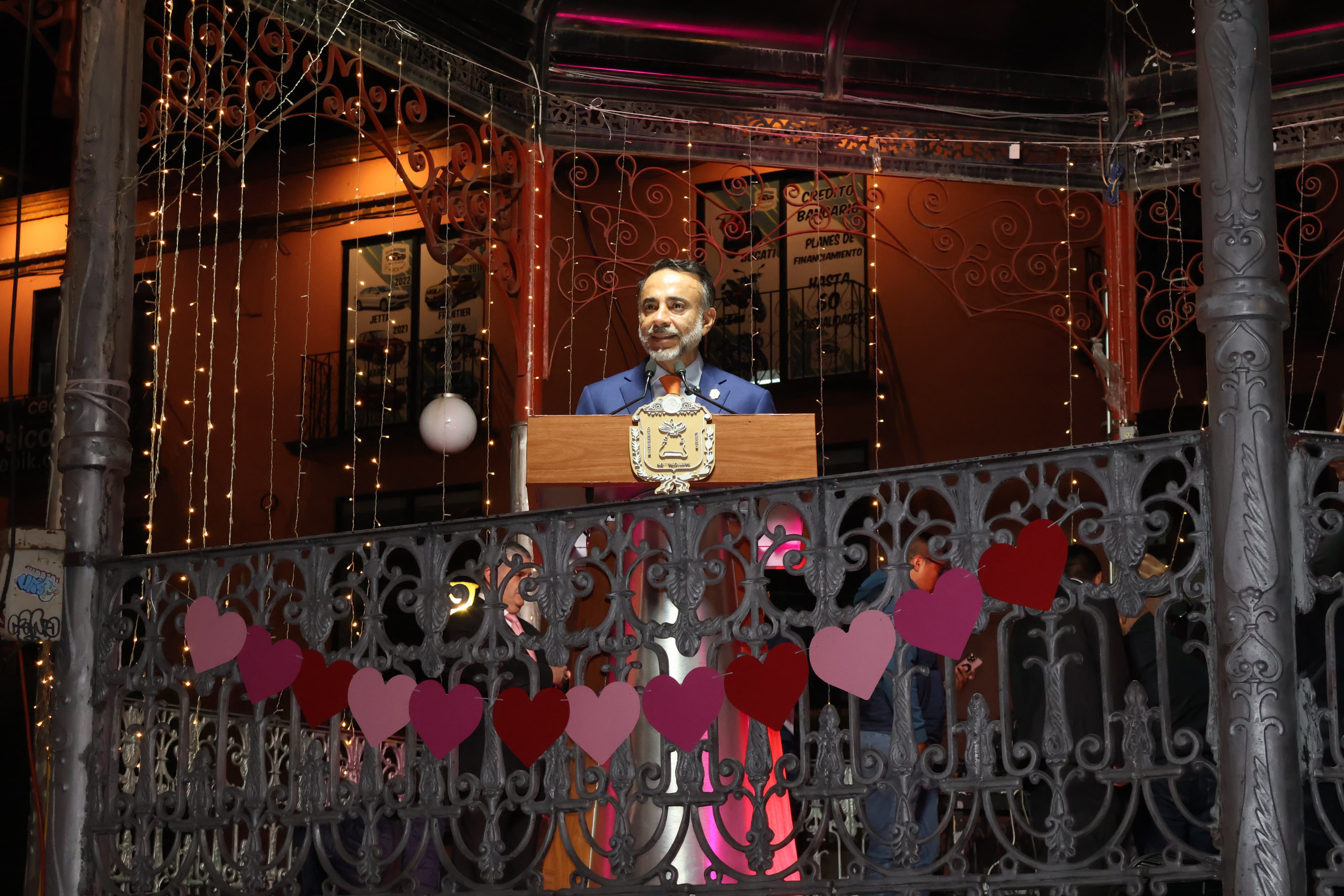 El evento, organizado por el gobierno municipal, marcó un hito en la celebración del amor y la amistad en Metepec. Foto Especial