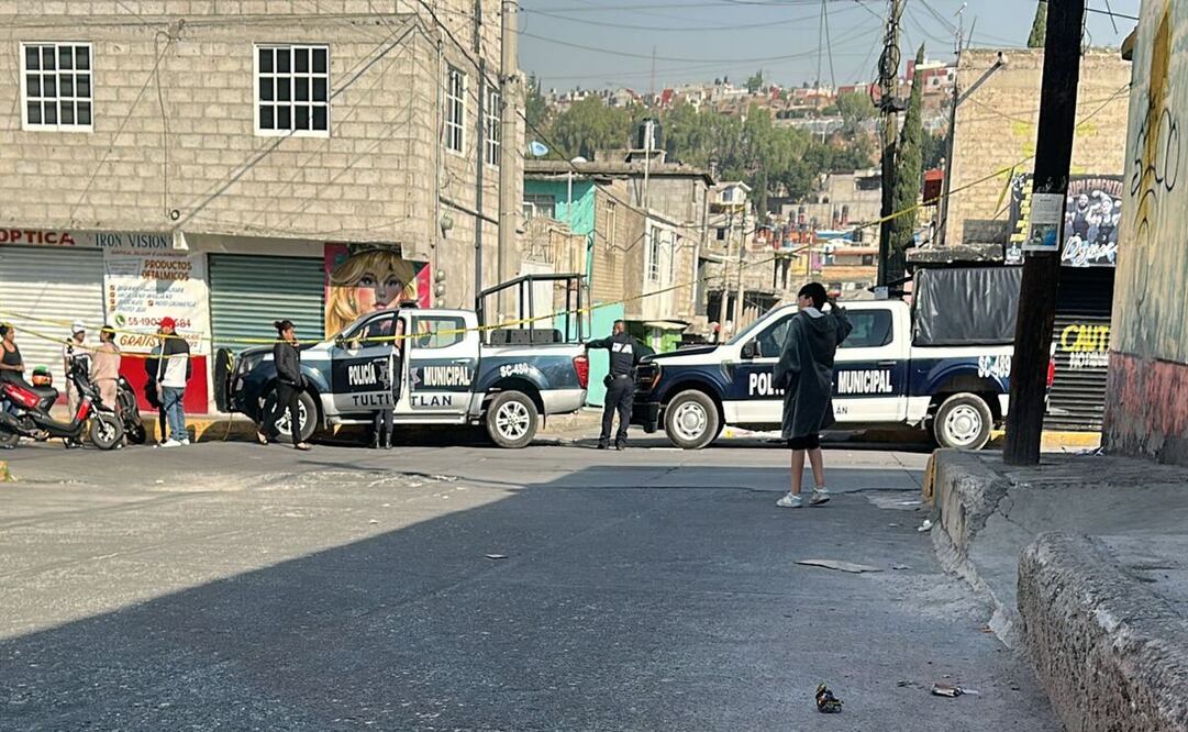Tras el asesinato, la zona fue acordonada por elementos de la policía municipal, en espera de agentes periciales de la FGJEM. Foto: Especial