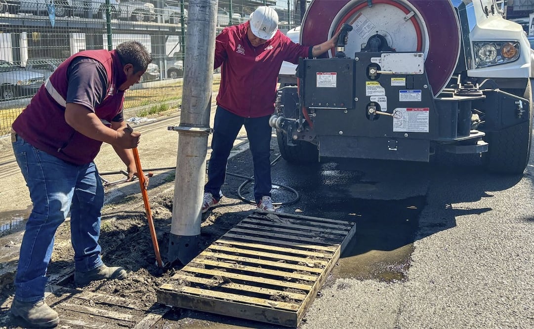 Además del drenaje, se realizó el mantenimiento preventivo a 848 fosas sépticas en comunidades con rezago de infraestructura. Foto Especial