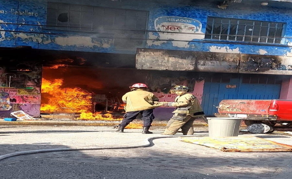 En el establecimiento había tres tanques de gas, explotando uno de ellos y generando una intensa llamarada. Foto: Especial