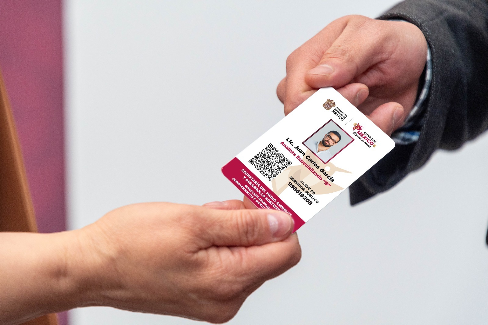 ¡Atención personas servidoras públicas! Tramita tu identificación oficial del Gobierno del Estado de México