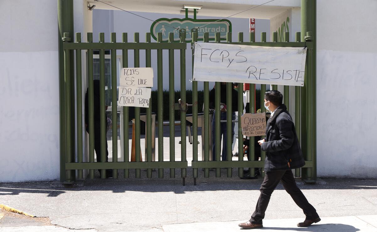 16 espacios de la UAEMéx están todavía tomados por las asambleas y paristas. Foto Arturo Hernández