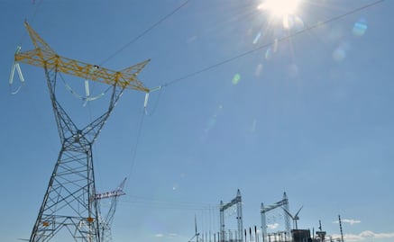 VIDEO: ¡Impactante! Hombre se electrocuta en torre de CFE y sobrevive en Naucalpan