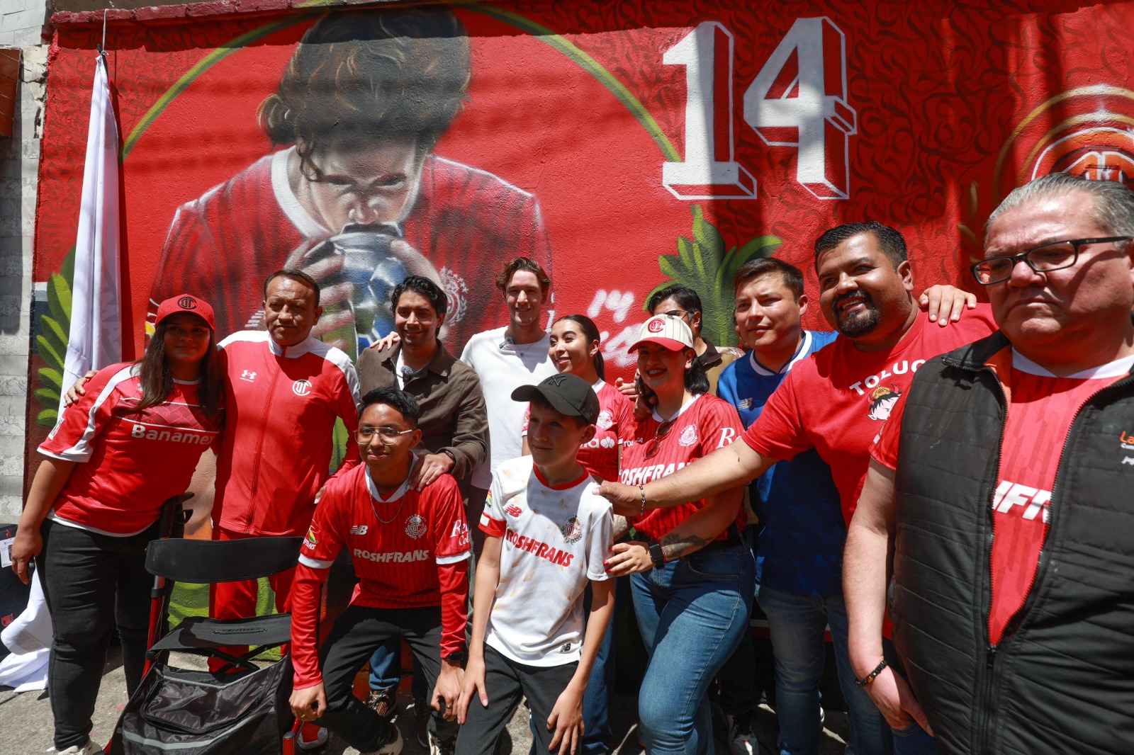¡Campeón inmortalizado! Rinden homenaje al jugador Marcel Ruiz con mural cerca del Estadio Nemesio Diez