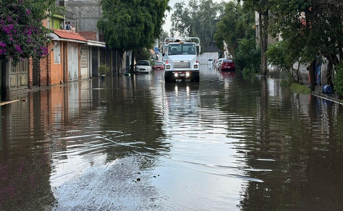 Llovió muy intenso durante una hora / Foto Arturo Contreras