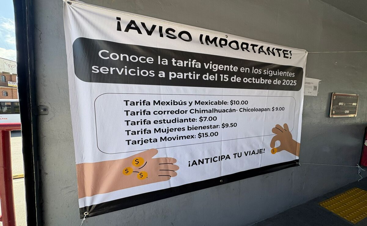 A través de lonas se informó del aumento / Foto Arturo Contreras
