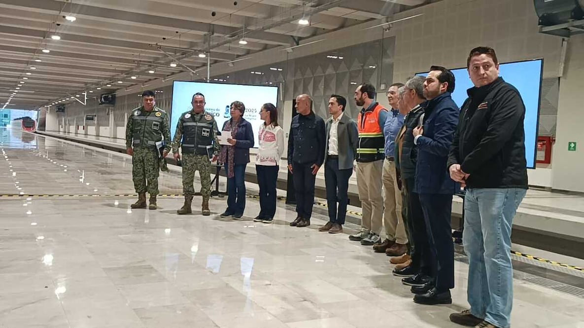 La mandataria federal dio a conocer que la obra civil del tren quedó terminada, aún quedan pendiente la construcción de tres puentes peatonales, así como el trabajo de señalización y sus pruebas. Foto: Gisela González/ El Universal