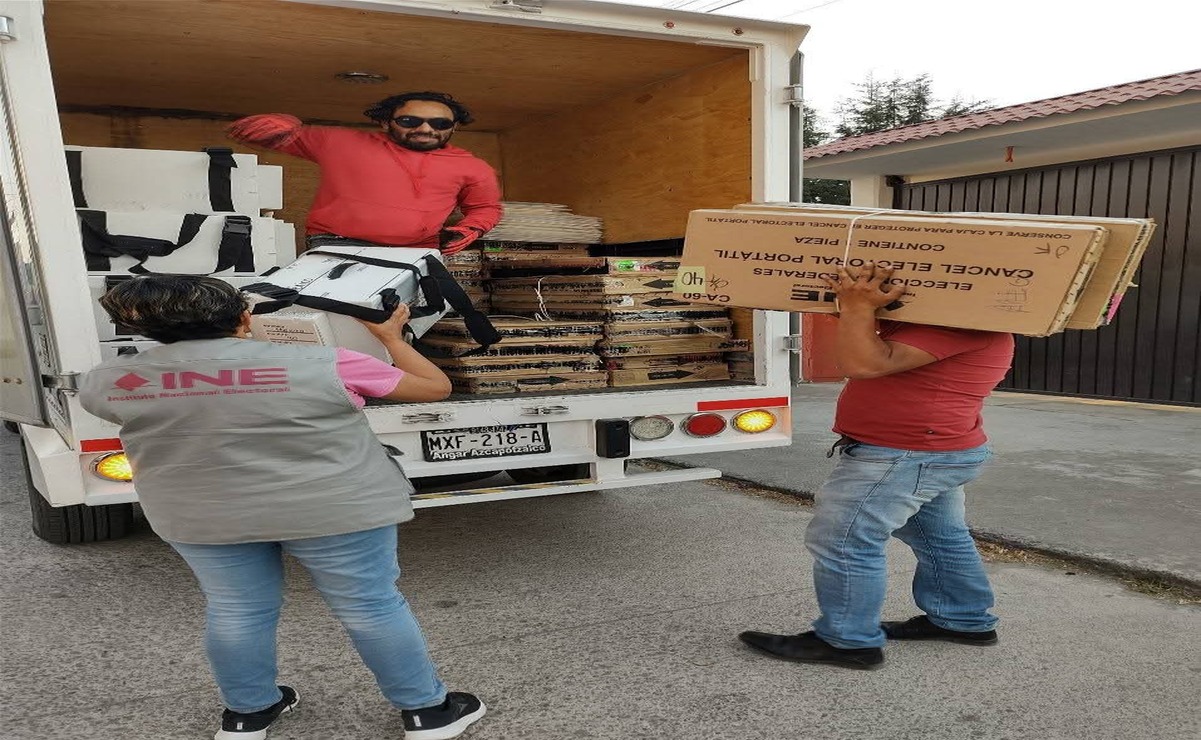 9 mil 209 personas que estarán fungiendo como presidentes de mesa directivas de casilla seccional recibirán documentación y útiles electorales. Foto: Alma Rodríguez / El Universal Estado de México