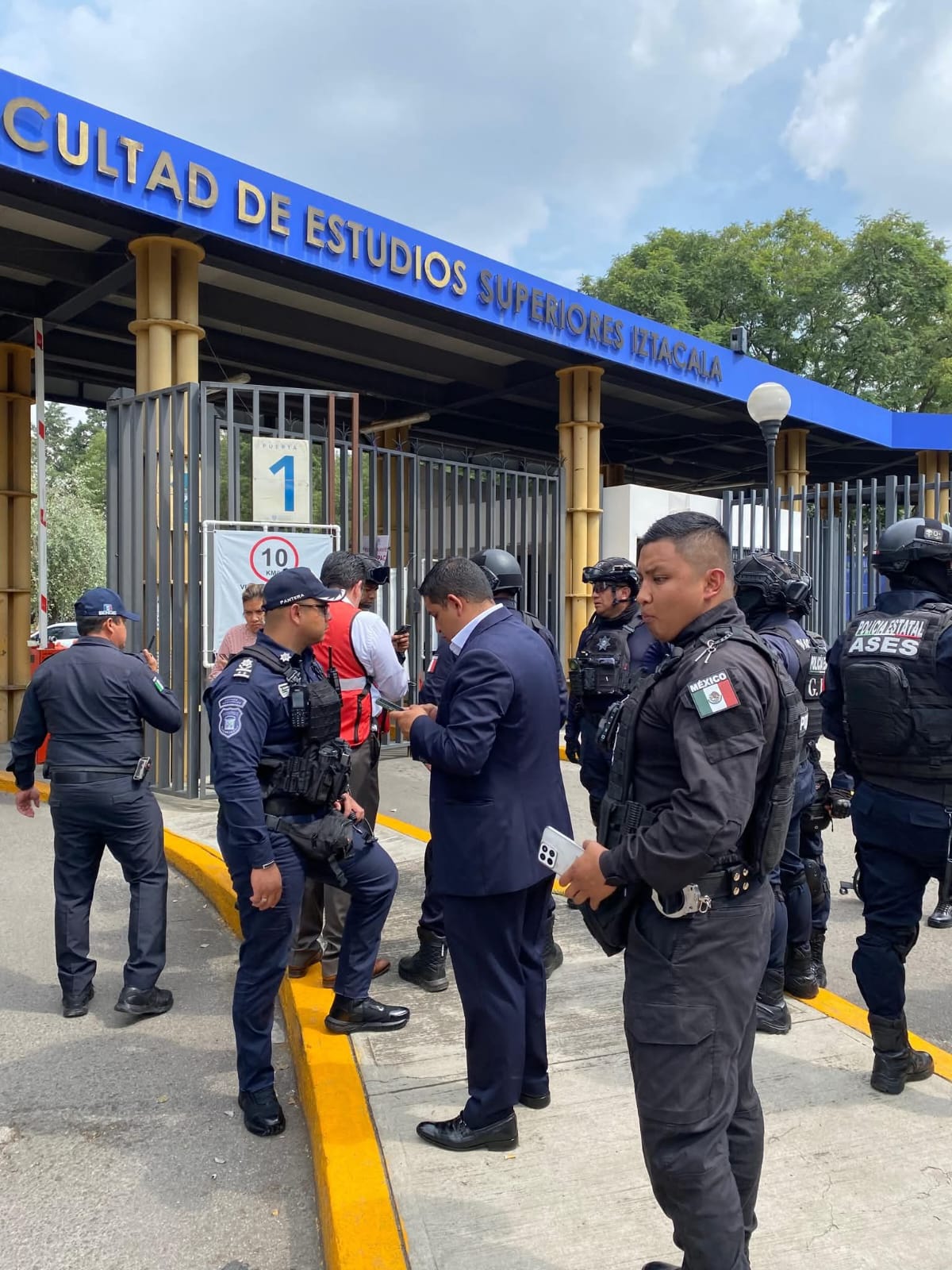 Se solicitó la intervención de las autoridades para llevar a cabo la revisión / Foto Especial