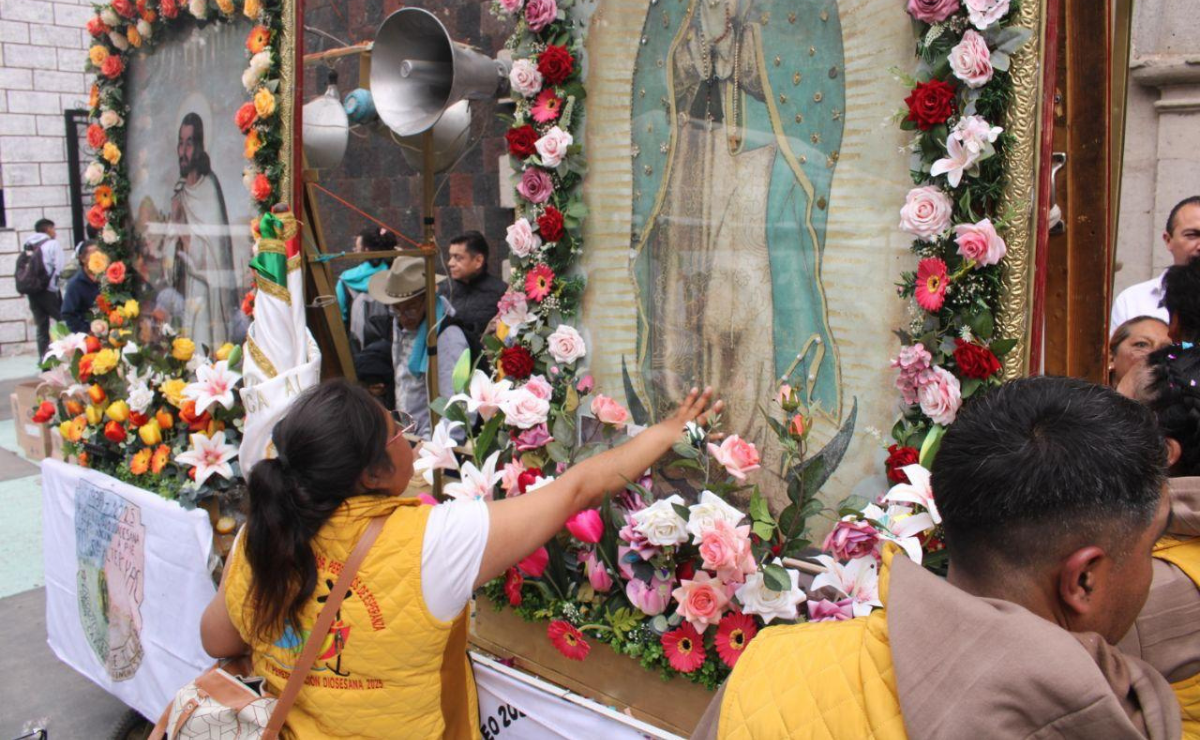 Peregrinos en camino a la Basílica de Guadalupe, una tradición de fe que une a miles de mexicanos Foto: Especial