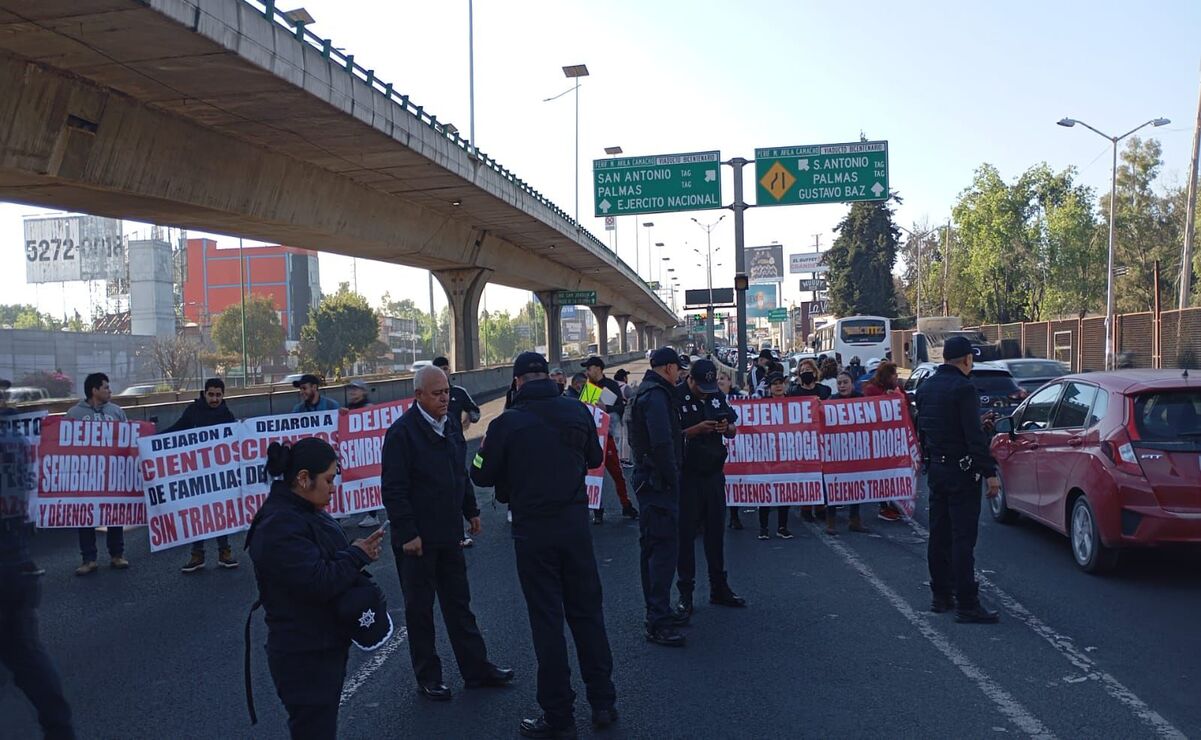 Propietarios y trabajadores de antros bloquean Periférico Norte / Foto Especial