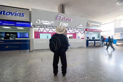 Por efectos del huracán, cancelan viajes a Acapulco