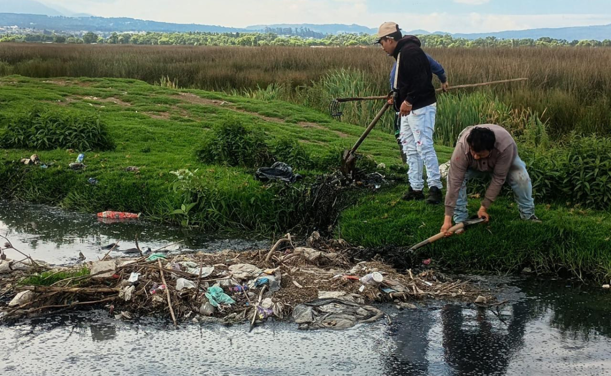 ¡Mega limpieza en Capulhuac! El Río Acalote fue saneado con la remoción de más de 12 toneladas de residuos, gracias al esfuerzo de la comunidad y el gobierno estatal. Foto: Especial