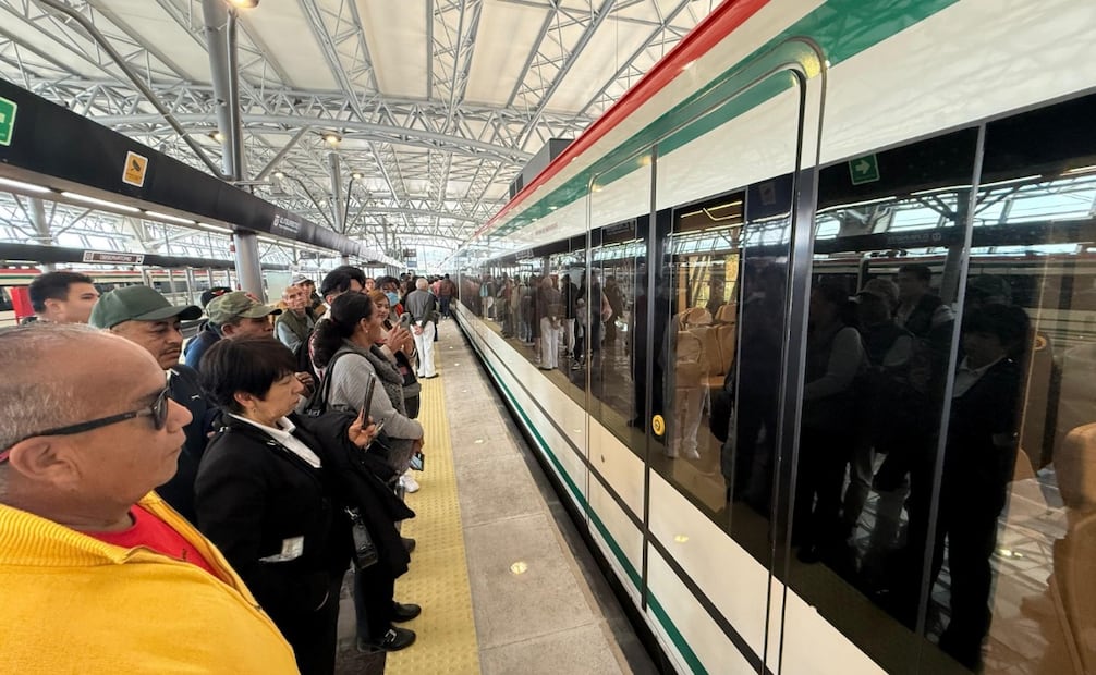 La puesta en marcha de "El Insurgente" ha permitido retirar 1,400 autobuses de las rutas tradicionales, disminuyendo las emisiones contaminantes en el Valle de Toluca. Foto Alejandro Vargas / El Universal