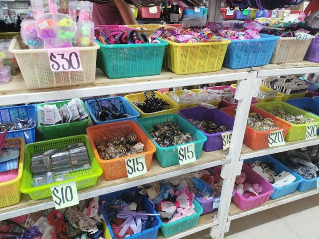 Las tiendas ofrecen una variedad de productos. Foto Especial