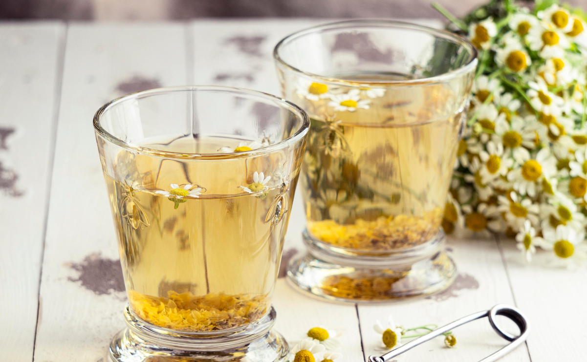 El té de manzanilla es un gran relajante natural / Foto: Especial