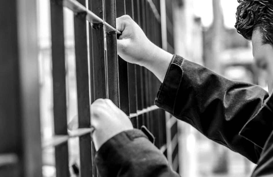 El Instituto de Defensoría Pública ha revisado más de 8 mil casos de personas en prisión para garantizar justicia. Foto Especial