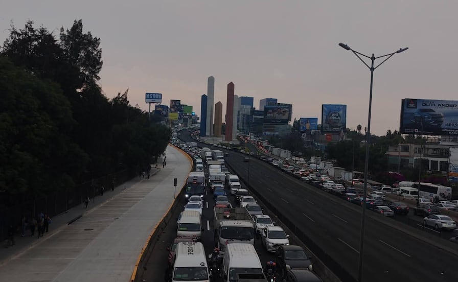 Liberan Periférico Norte tras 9 horas de bloqueo por dueños de bares