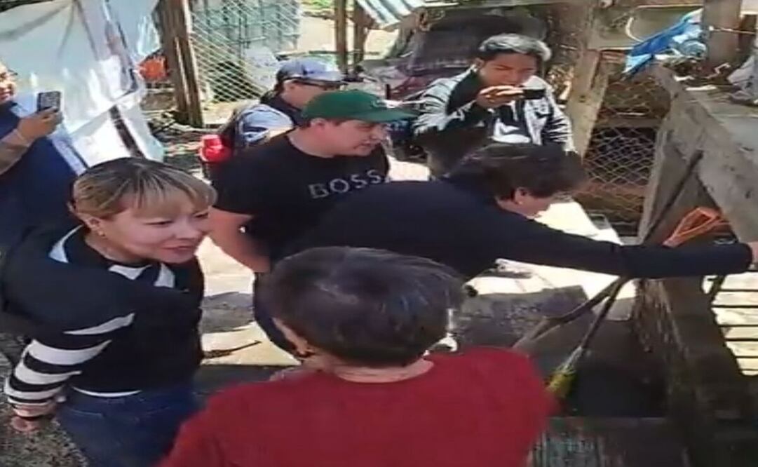 Delfina Gómez Álvarez visitó el albergue de animales Pergatuzoo / Foto: Especial