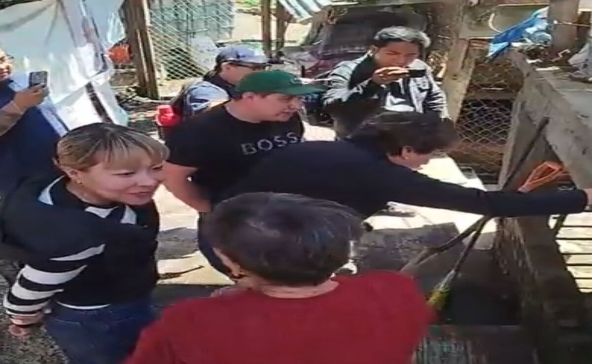 Delfina Gómez Álvarez visitó el albergue de animales Pergatuzoo / Foto: Especial