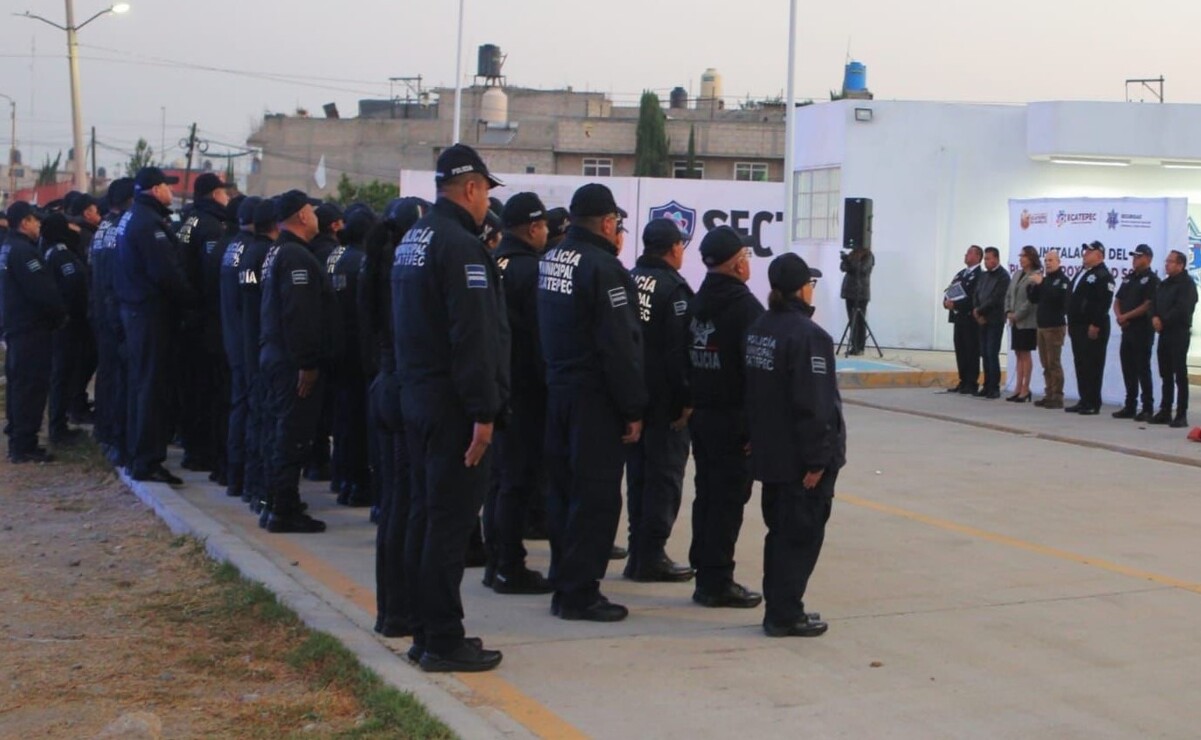 La alcaldesa morenista, Azucena Cisneros Coss, ofreció mejorar las condiciones laborales de los policías. Foto: Especial