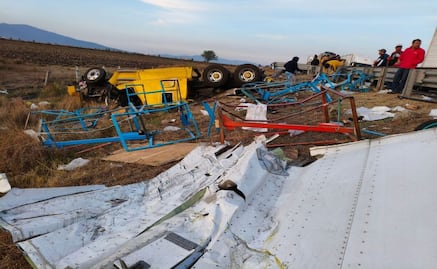 Video: Pobladores saquean tráiler con motocicletas tras accidente en Arco Norte, Jilotepec