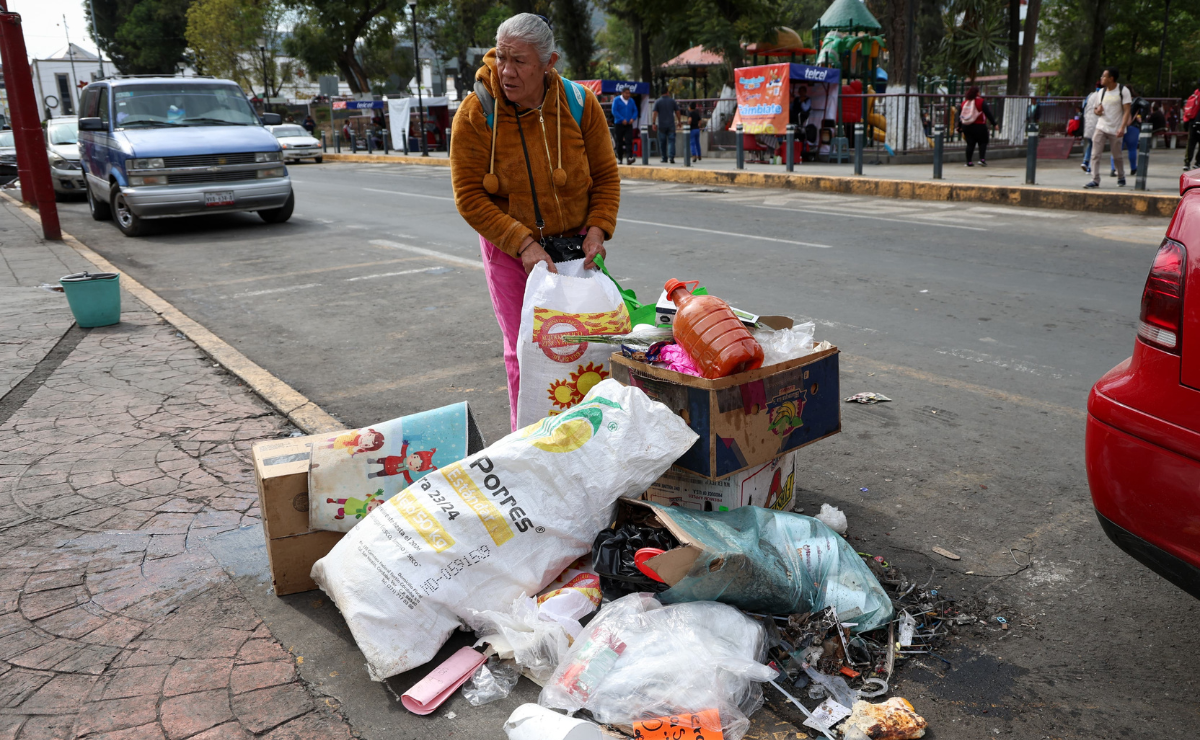Comerciantes de Ecatepec demuestran su compromiso con la comunidad realizando una jornada de limpieza Foto: Luis Camacho