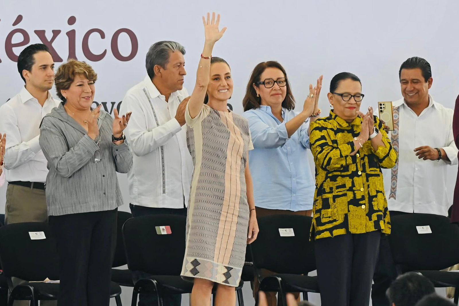 Estuvo acompañada por la gobernadora, Delfina Gómez / Foto Especial