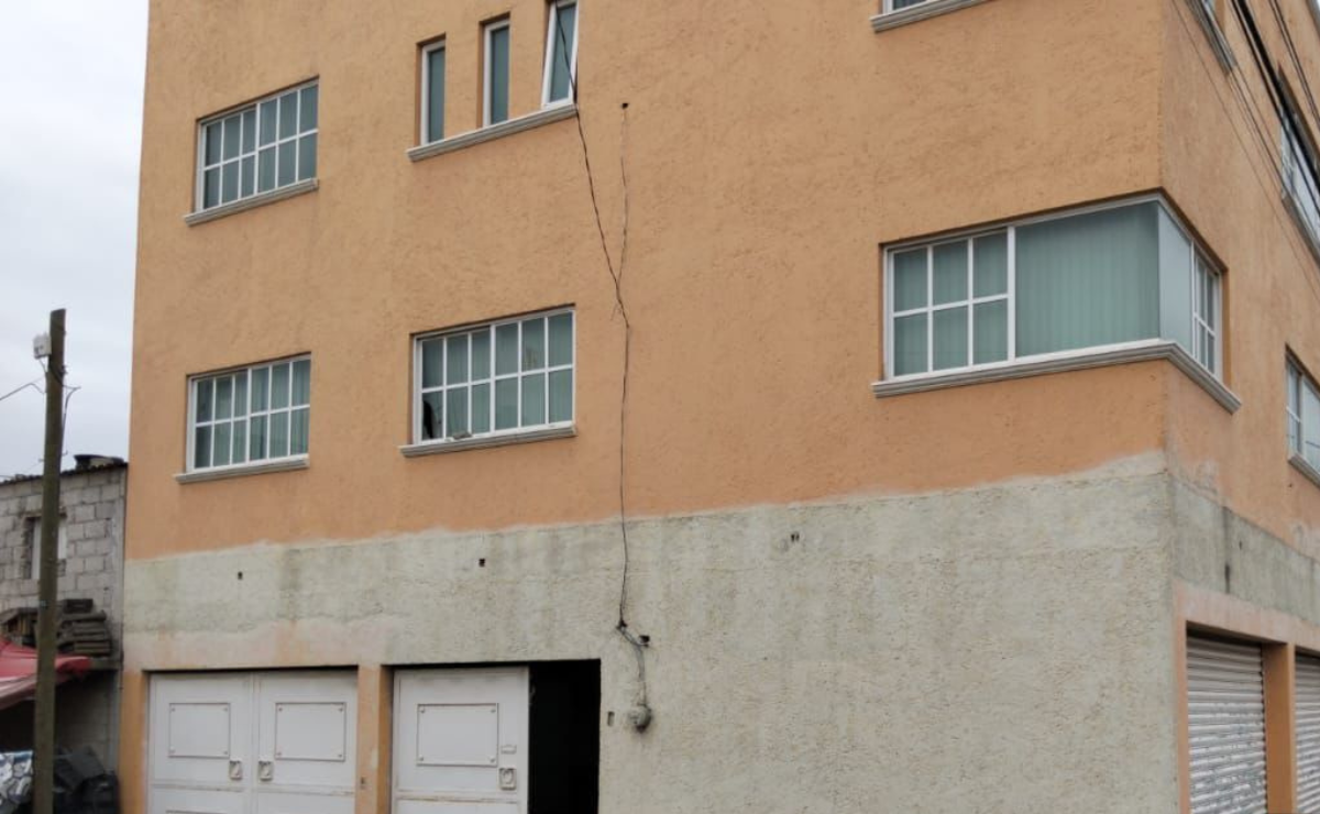 La rápida intervención de la policía en Ecatepec evitó que presuntos invasores se apoderaran de una propiedad privada, asegurando a los cinco implicados. Foto: Especial