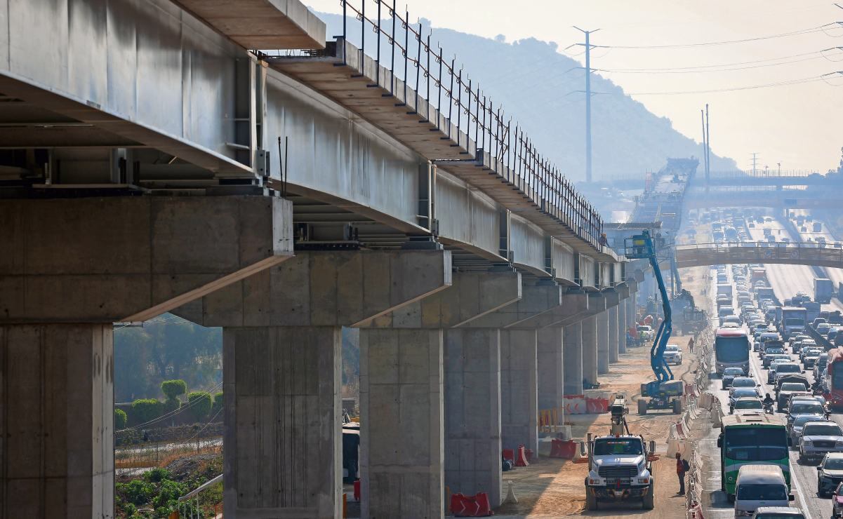 La obra de movilidad beneficiara a 200 mil usuarios de municipios como Los Reyes, Valle de Chalco, Ixtapaluca y Chalco, quienes podrán reducir sus tiempos de traslado. Foto: Luis Camacho | El Universal Estado de México