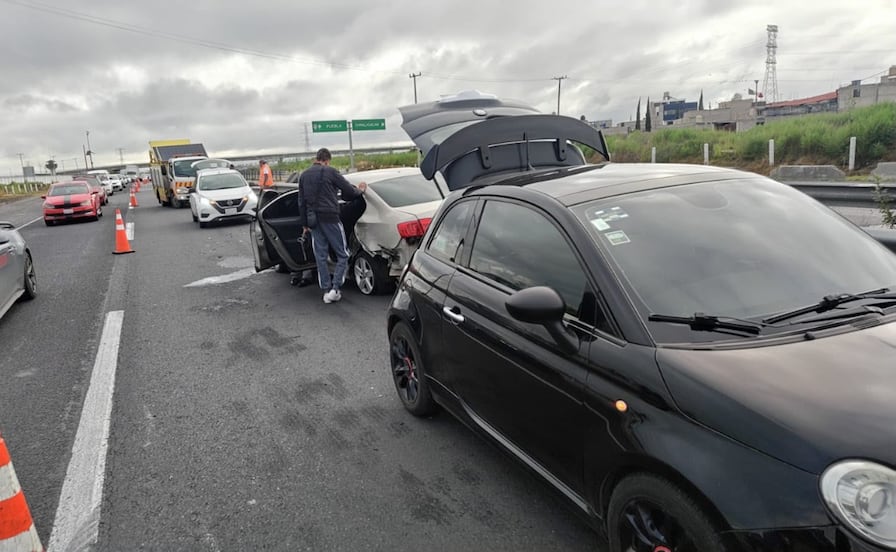 Choque en Chimalhuacán deja una mujer lesionada en el circuito exterior