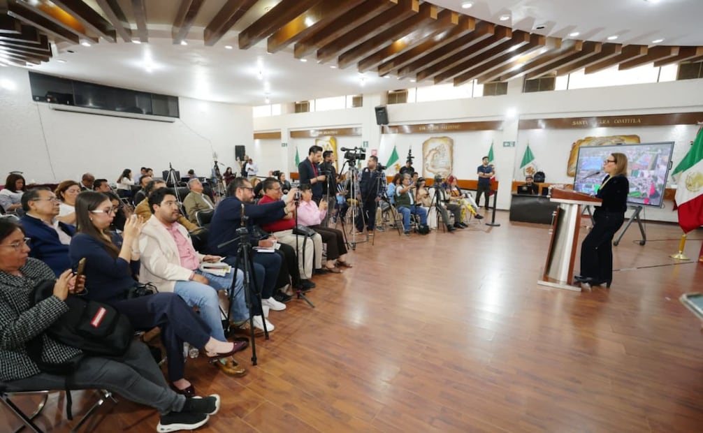 Con una inversión de más de mil 700 millones de pesos en agua potable, el 80 por ciento de Ecatepec ya recibe el vital líquido por red. Foto Especial