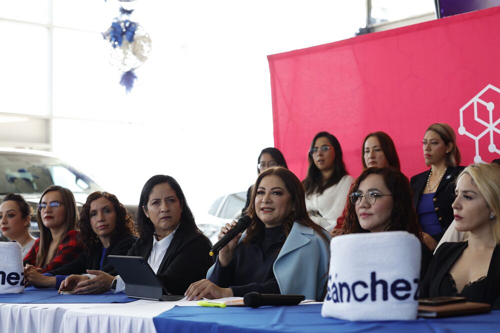 La campaña "El Reflejo de tu Poder" tiene como objetivo principal empoderar a las mujeres emprendedoras en el Estado de México. Foto Arturo Hernández
