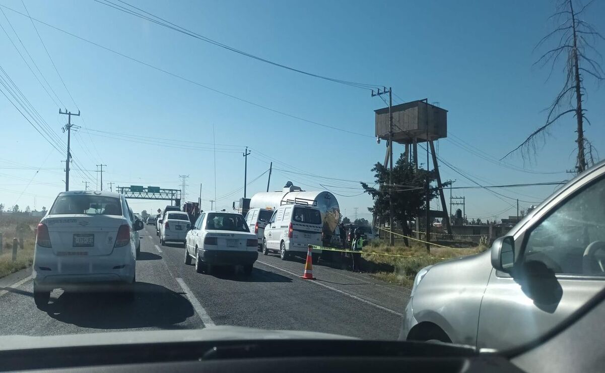 De acuerdo con los reportes de usuarios de la autopista, la circulación permanece completamente detenida. Foto: Especial