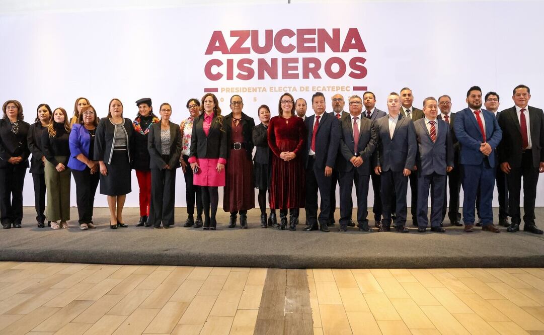 12 mujeres y 12 hombres estarán al frente de las direcciones municipales de Ecatepec en el periodo 2025-2027. Foto: Luis Camacho