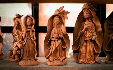 El barro cobra vida: Artesanos de Metepec crean bellos nacimientos navideños