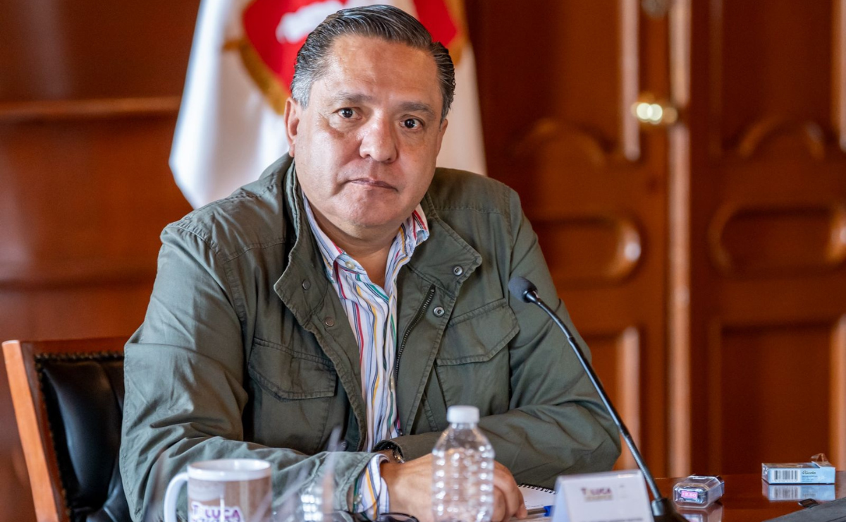 El presidente Ricardo Moreno pide a la ciudadanía tomar precauciones urgentes ante las intensas lluvias y el posible desarrollo de un huracán. Foto: Especial