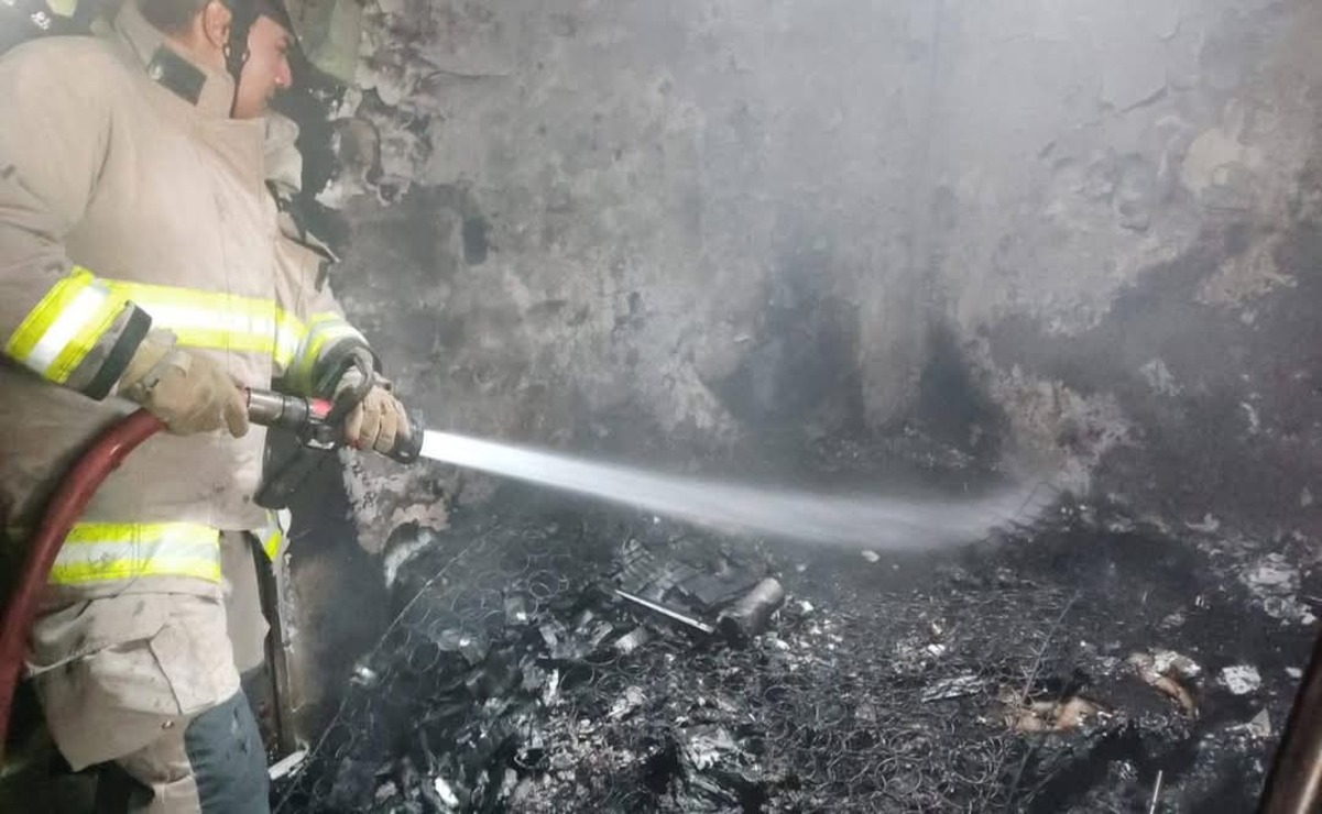 Bomberos sofocan Incendio en vivienda de San José La Pila, Metepec