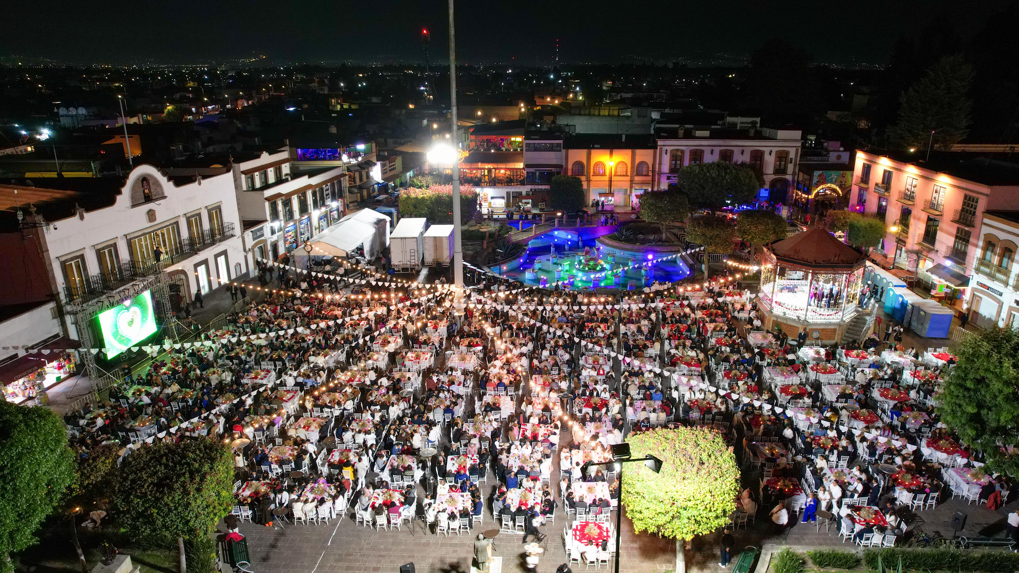 Metepec demostró que el amor y la unidad pueden celebrarse a lo grande, en un ambiente seguro y lleno de magia. Foto Especial