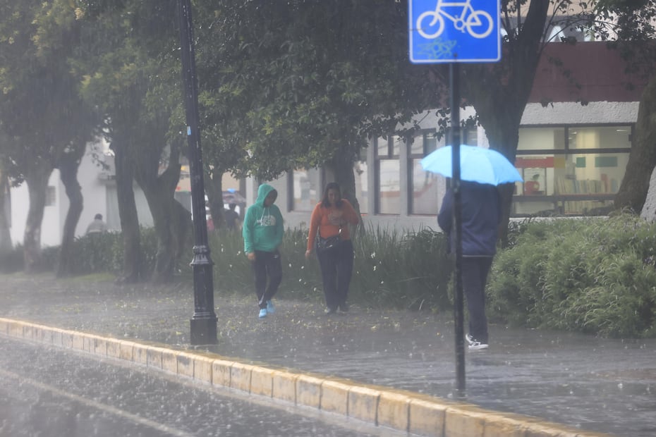 Las autoridades estatales señalaron que se prevé una semana con lluvias en territorio mexiquense y que entre lunes y miércoles podrían presentarse tormentas fuertes. Foto: Alejandro Vargas