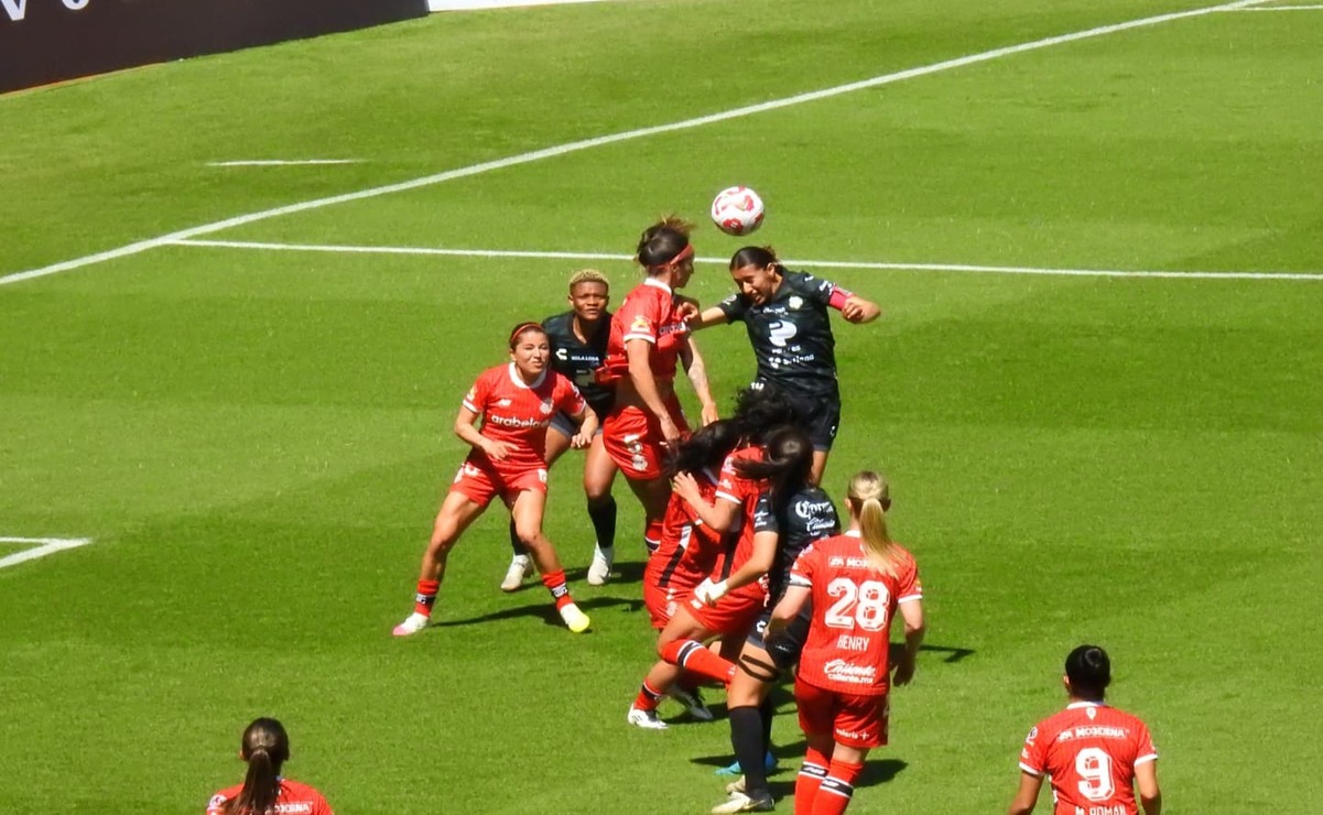Santos intentó presionar a las Diablas Rojas / Foto:  Ivan Monroy