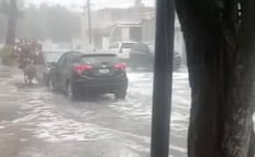 Tromba y granizo inundan casas en Villa de las Flores, Coacalco